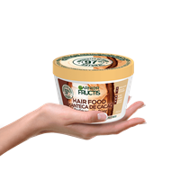 5 TARRO PACK IN HAND